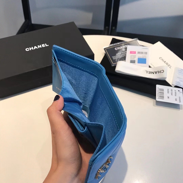 シャネル財布全体デザイン